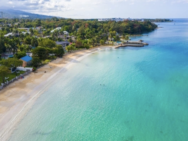 Three Bedroom Villa WIth Two Bedroom Cottage Jamaica