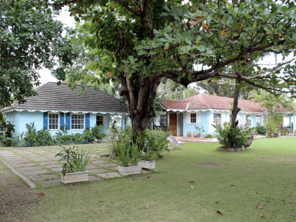 Three Bedroom Villa WIth Two Bedroom Cottage Jamaica