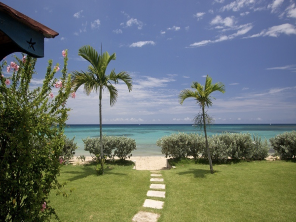 Three Bedroom Villa WIth Two Bedroom Cottage Jamaica
