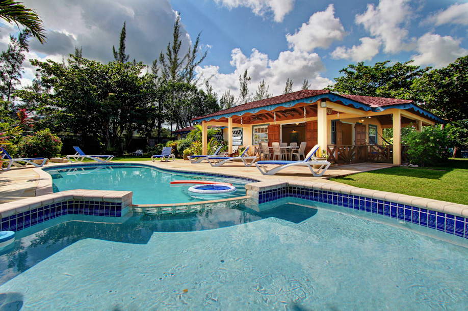 Three Bedroom Villa WIth Two Bedroom Cottage Jamaica