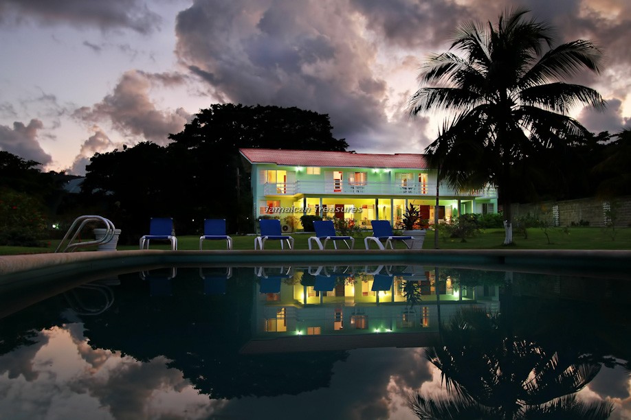 Jamaica Home 960536