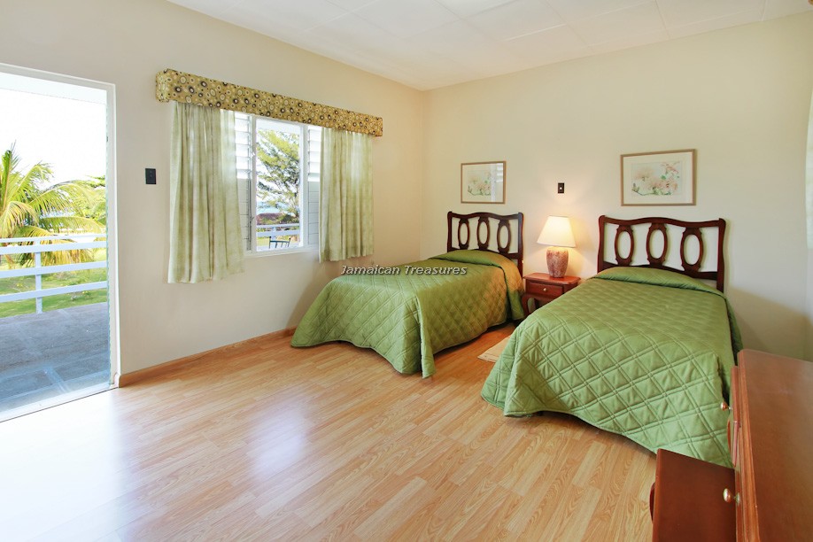 Jamaica Home 960536