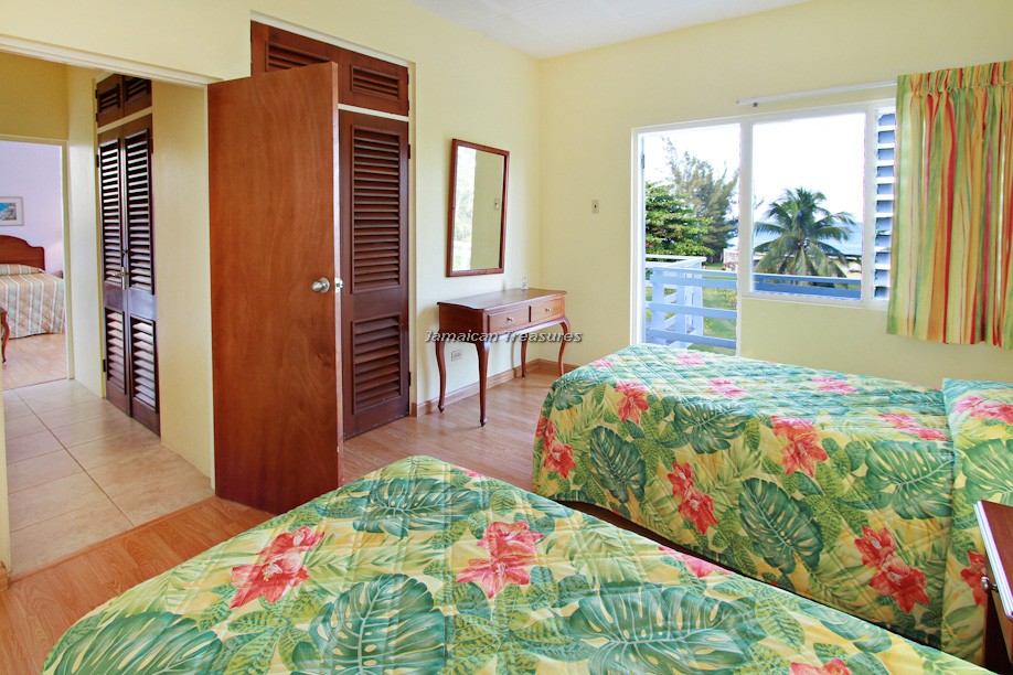 Jamaica Home 960536