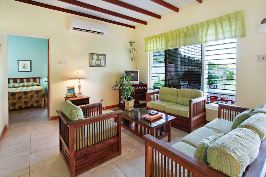 Jamaica Home 960536