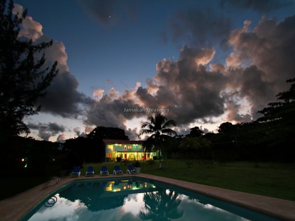 Jamaica Home 960536