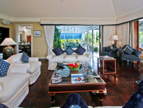 Jamaica Home 960540
