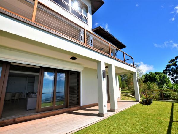 Jamaica Home 960552