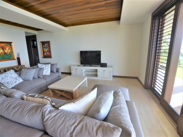 Jamaica Home 960552