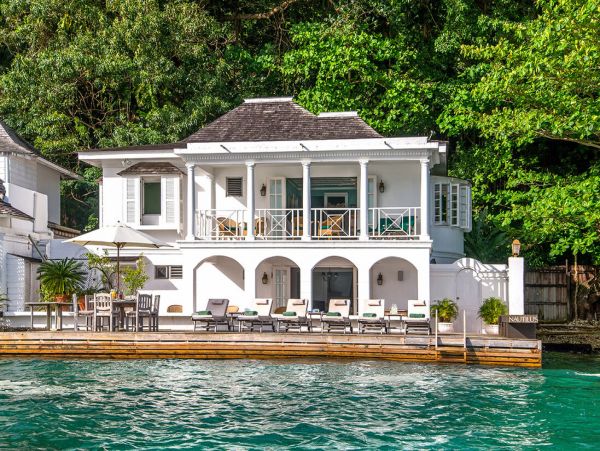 Jamaica Home 960559