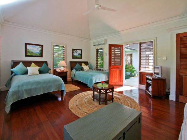 Jamaica Home 960571