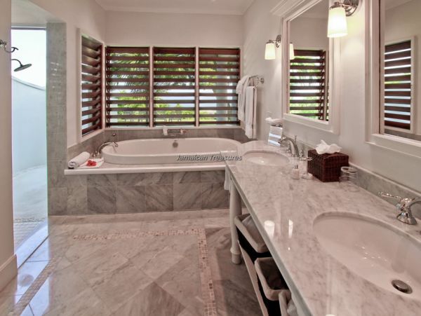 Jamaica Home 960571