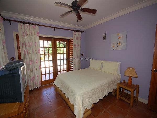 Jamaica Home 960575