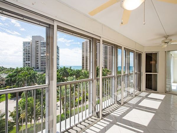 Beautiful End Condo with Communal Pool & Spa, Sleeps 4