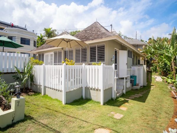 Jamaica Home 960603