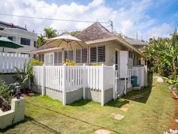 Jamaica Home 960603