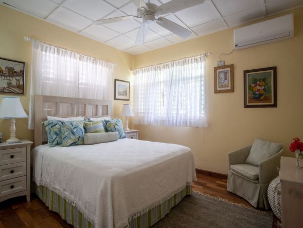 Jamaica Home 960603