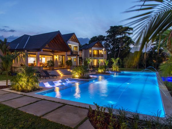 Jamaica Home 960607