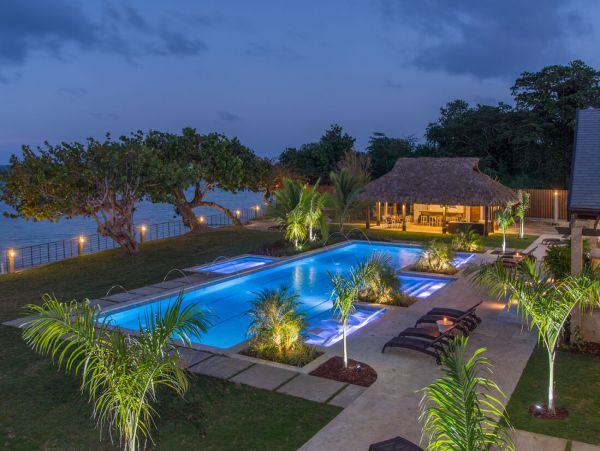 Jamaica Home 960607