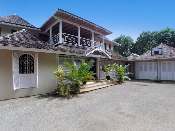 Jamaica Home 960616