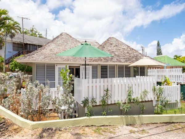 Jamaica Home 960618