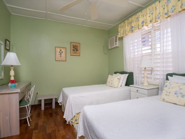 Jamaica Home 960618