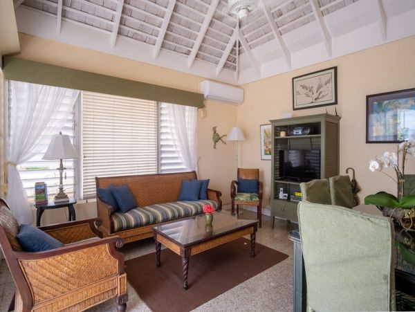 Jamaica Home 960618