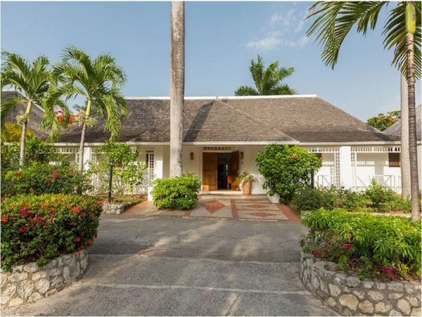 Jamaica Home 960658