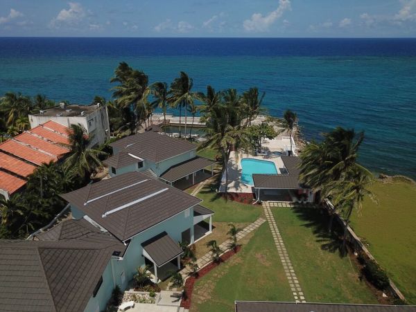 Jamaica Home 960661