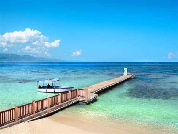 Bay Front Vacation Villa in Jamaica Sleeps 10 Guests