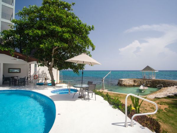 Jamaica Home 960682