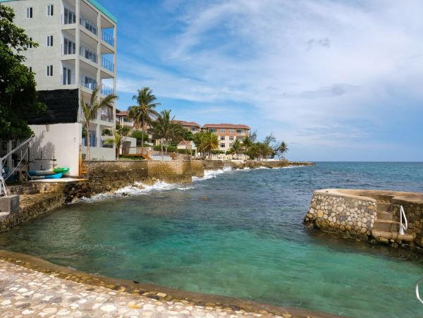 Jamaica Home 960682