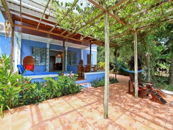 Jamaica Home 960689