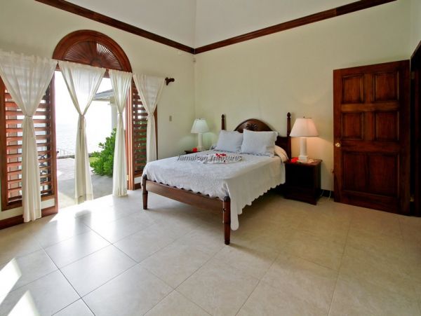Jamaica Home 960699