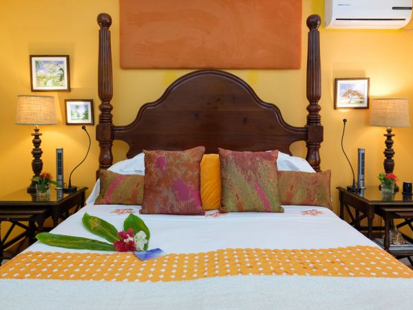 Jamaica Home 960703
