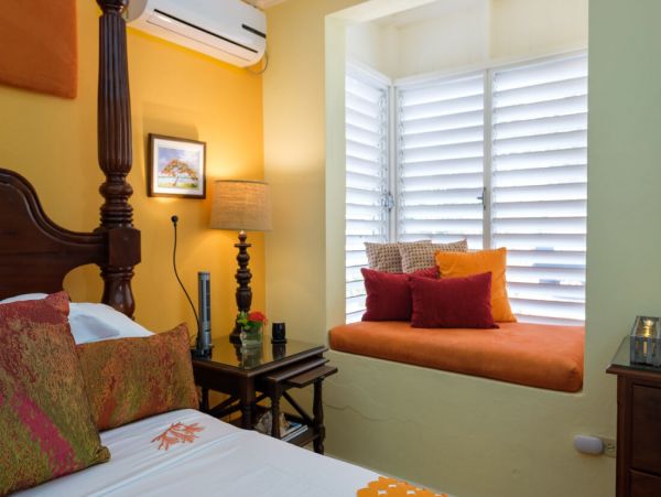 Jamaica Home 960703