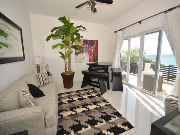 Jamaica Home 960706
