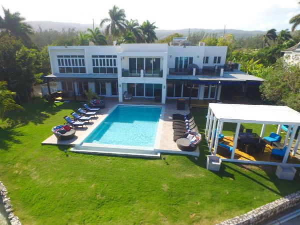 Jamaica Home 960706