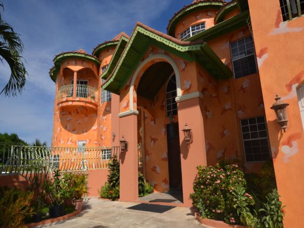 Jamaica Home 960712