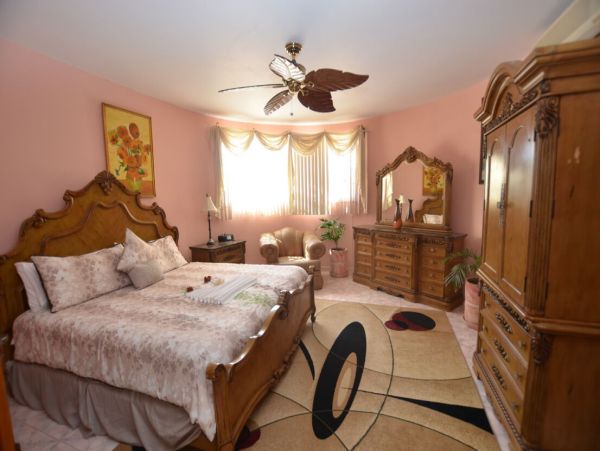 Jamaica Home 960712