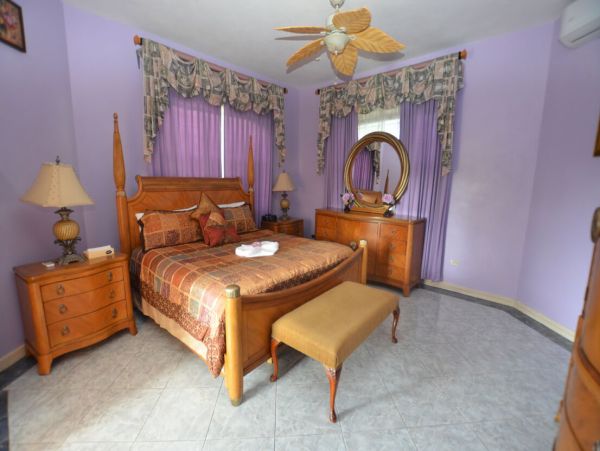 Jamaica Home 960712