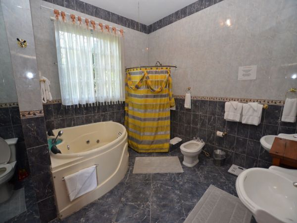 Jamaica Home 960712