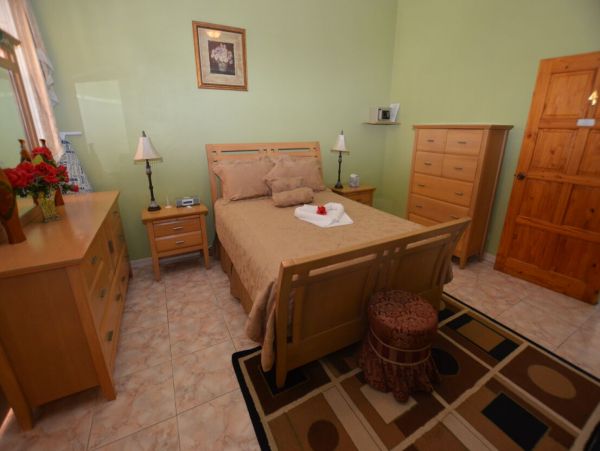 Jamaica Home 960712