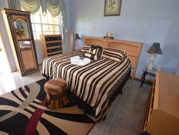 Jamaica Home 960712