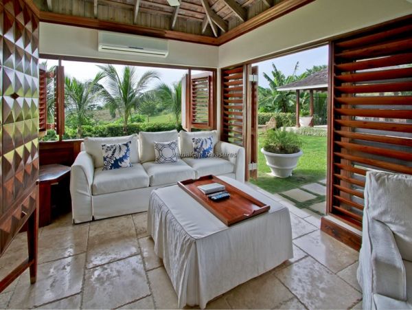 Jamaica Home 960713