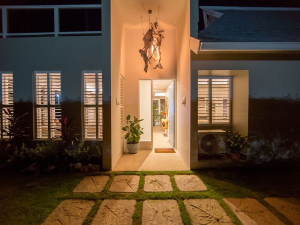 Jamaica Home 960715