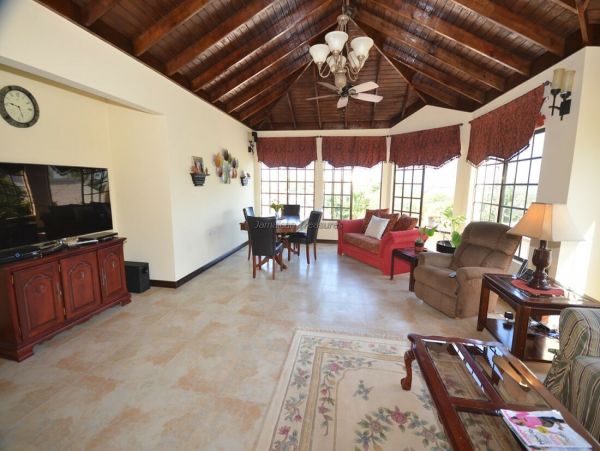 Jamaica Home 960717