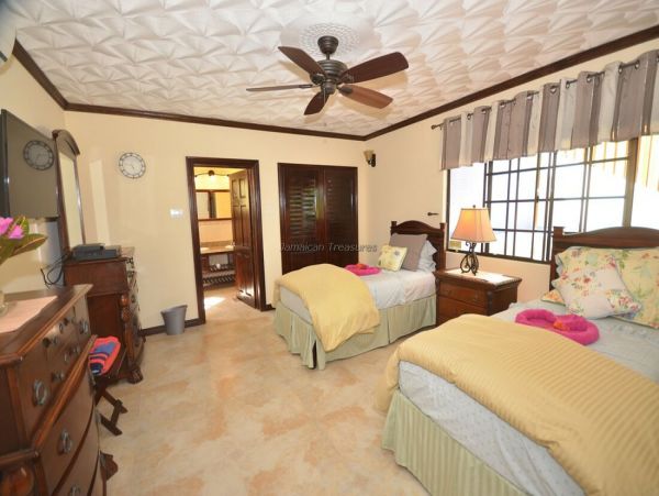 Jamaica Home 960721