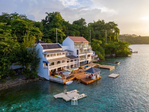 Jamaica Home 960722
