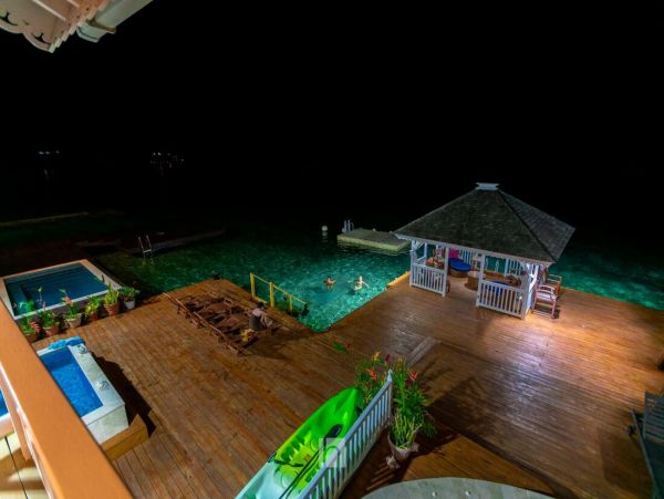 Jamaica Home 960722