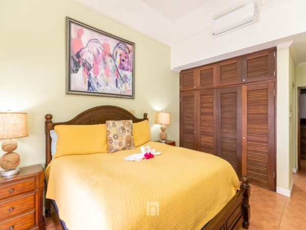 Jamaica Home 960722
